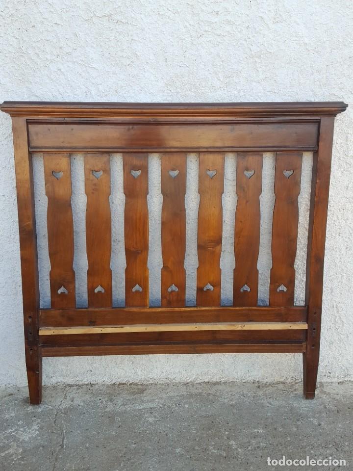 Antig&uuml;edades: Cama completa de madera maciza lacada, impecable (rebajada) - Foto 3