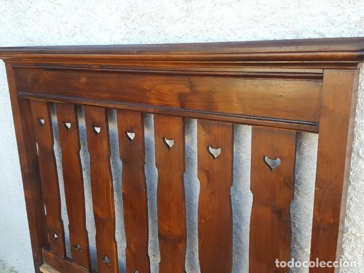 Antig&uuml;edades: Cama completa de madera maciza lacada, impecable (rebajada) - Foto 5