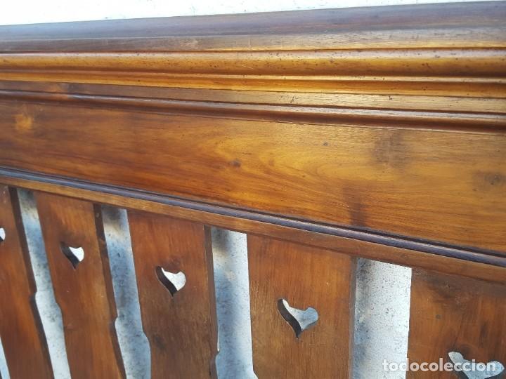 Antig&uuml;edades: Cama completa de madera maciza lacada, impecable (rebajada) - Foto 6