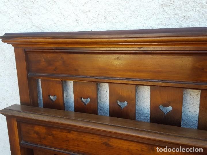 Antig&uuml;edades: Cama completa de madera maciza lacada, impecable (rebajada) - Foto 7