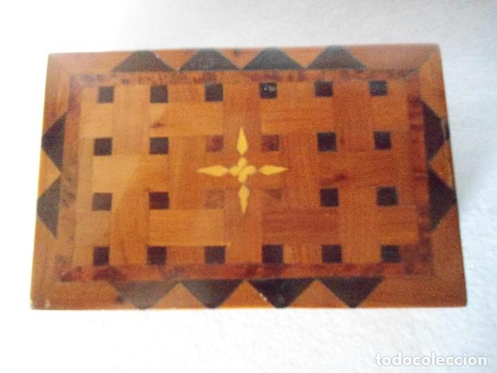Antig&uuml;edades: ANTIGUA CAJA CON TARACEA - Foto 2