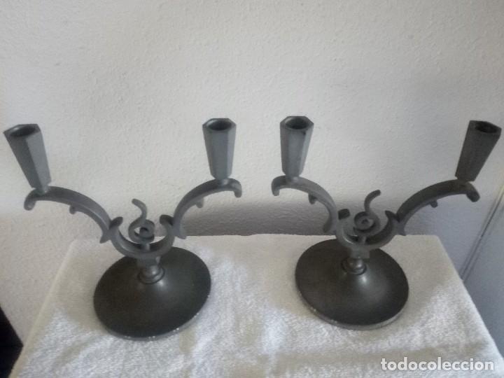 Antig&uuml;edades: Pareja de candelabros de est&ntilde;o - Foto 1