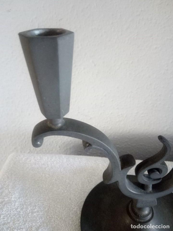 Antig&uuml;edades: Pareja de candelabros de est&ntilde;o - Foto 3
