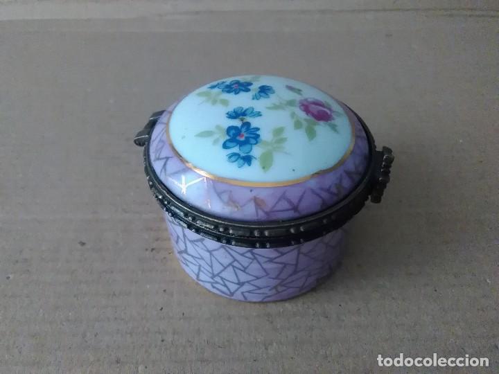 Antig&uuml;edades: Caja porcelana y bronce - Foto 1