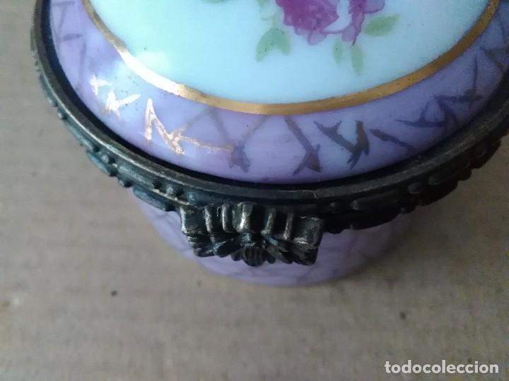 Antig&uuml;edades: Caja porcelana y bronce - Foto 5