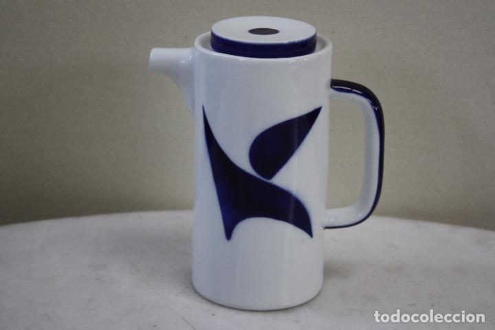 Antig&uuml;edades: CAFETERA DE SARGADELOS. SELLO INCISO EN BASE.