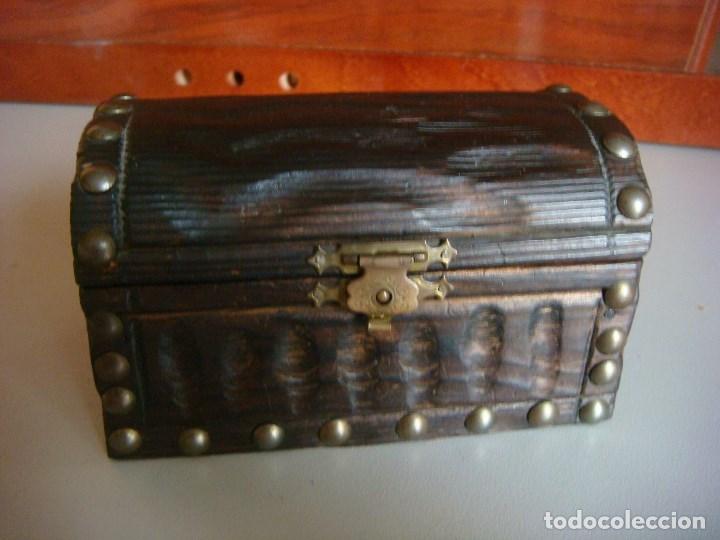Antig&uuml;edades: CAJITA COFRE EN MADERA - Foto 1