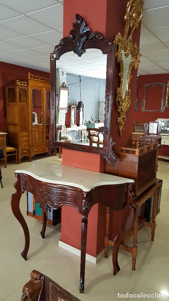 Antig&uuml;edades: CONSOLA CON ESPEJO DE ESTILO ALFONSINO - Foto 4