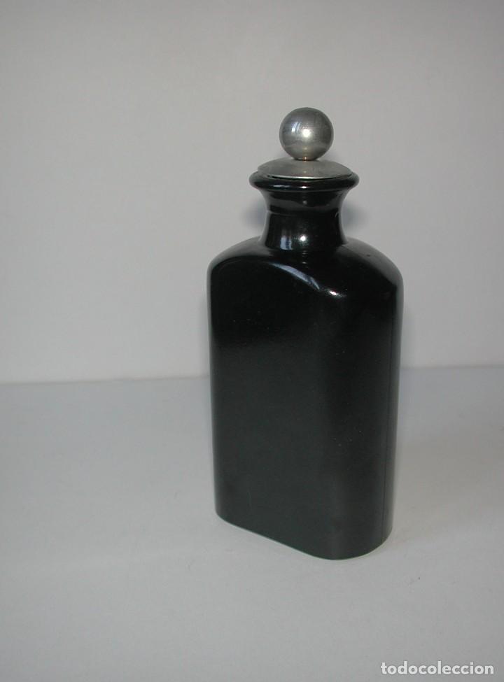 Antiguidades: BOTELLA DE CO&Ntilde;AC DE VIDRIO CON TAP&Oacute;N DE CORCHO Y ACERO