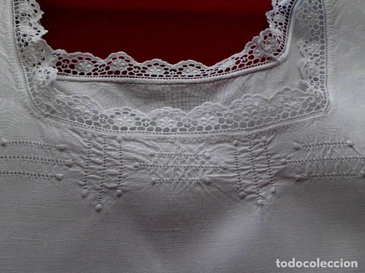 Antig&uuml;edades: Antiguo camis&oacute;n de hilo hecho a mano - Foto 3