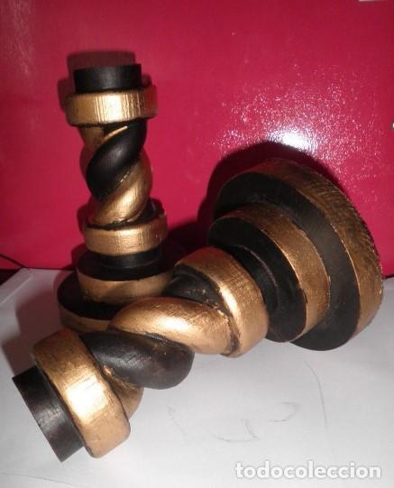 Antig&uuml;edades: CANDELABROS DE MADERA TORNEADA Y TALLADA - Foto 3