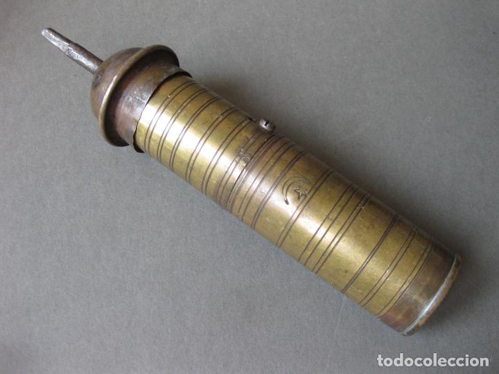 Antig&uuml;edades: ANTIGUO MOLINILLO DE PIMIENTA CON LA MARCA DE TURQU&Iacute;A - Foto 1