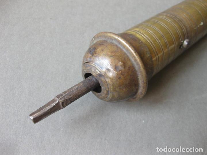 Antig&uuml;edades: ANTIGUO MOLINILLO DE PIMIENTA CON LA MARCA DE TURQU&Iacute;A - Foto 3