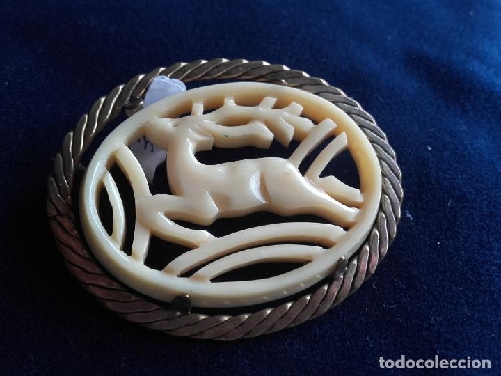 Antig&uuml;edades: Broche marfilina - Foto 1