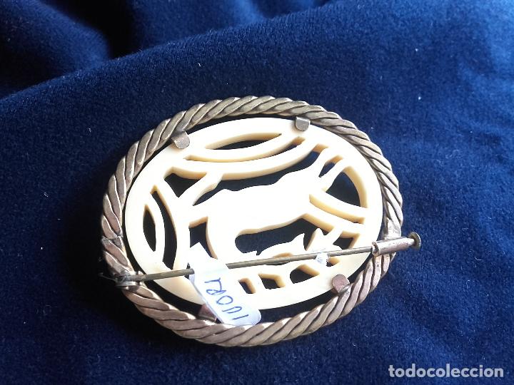 Antig&uuml;edades: Broche marfilina - Foto 3