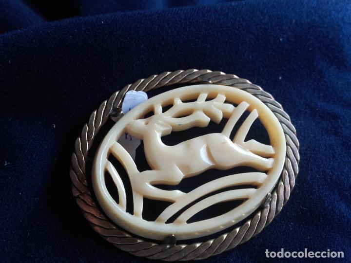 Antig&uuml;edades: Broche marfilina - Foto 4