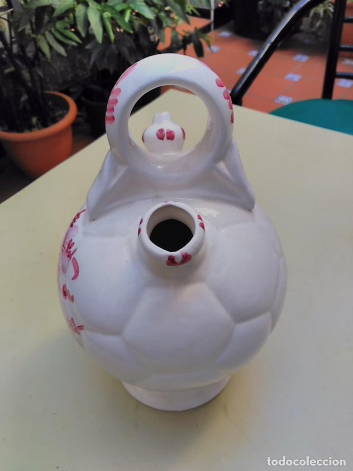 Antig&uuml;edades: botijo con forma de balon de futbol - Foto 5