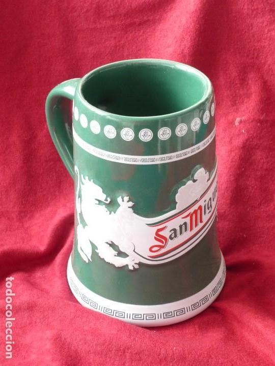 Antiquit&eacute;s: JAR.RA DE CERVEZA SAN MIGUEL. GRANDE. ALTO 16CM BOCA 8CM.