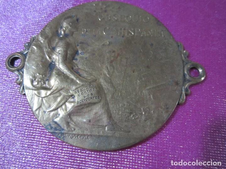 Antig&uuml;edades: MEDALLA OBSEQUIO DE LA COMPA&Ntilde;IA DE SEGUROS HISPANIA RARA E2 C21 - Foto 2
