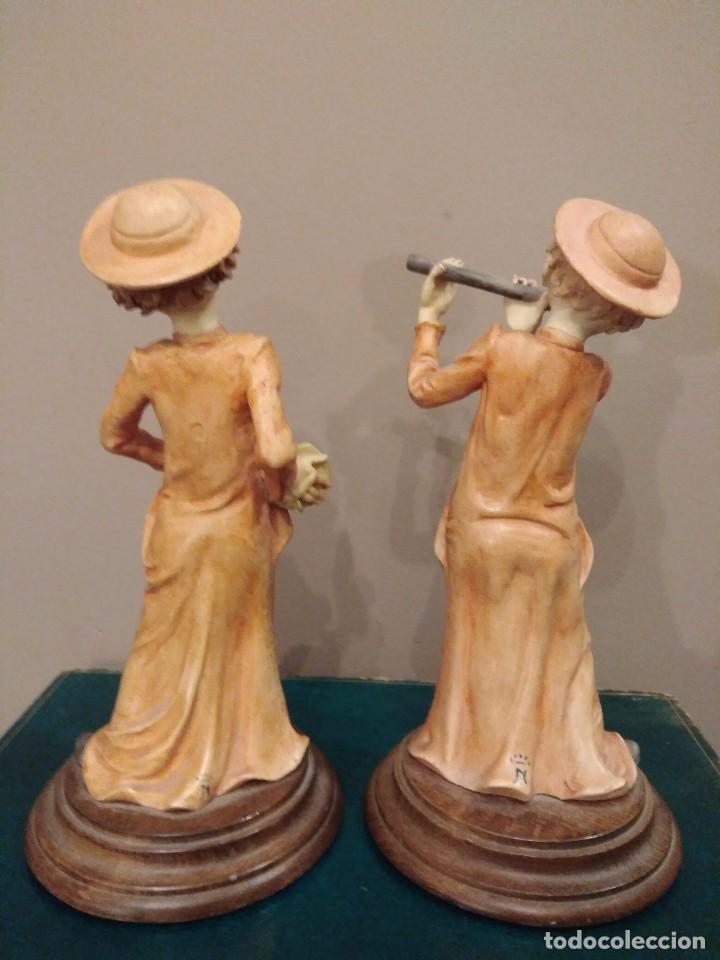 Antig&uuml;edades: PAREJA M&Uacute;SICOS CAPODIMONTE - Foto 3