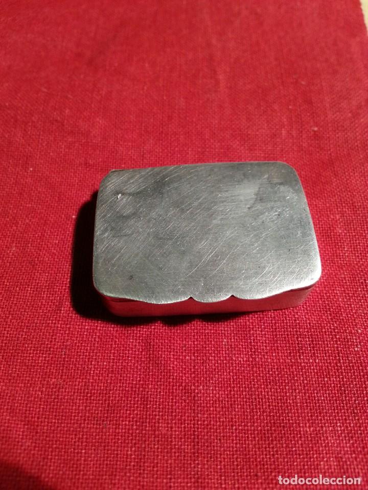 Antig&uuml;edades: PASTILLERO DE PLATA . - Foto 1