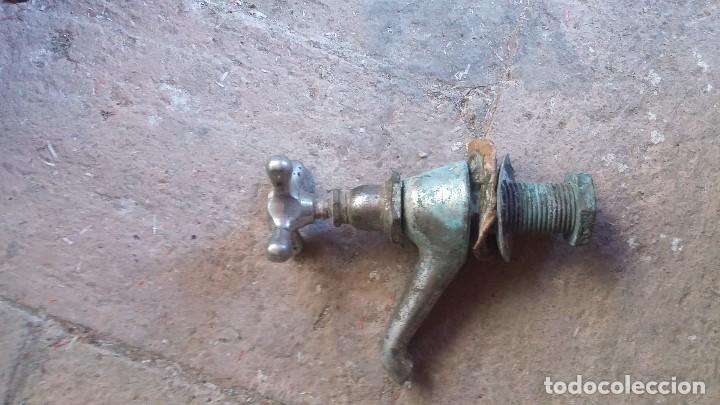 Antig&uuml;edades: grifo antiguo ,vintage - Foto 1