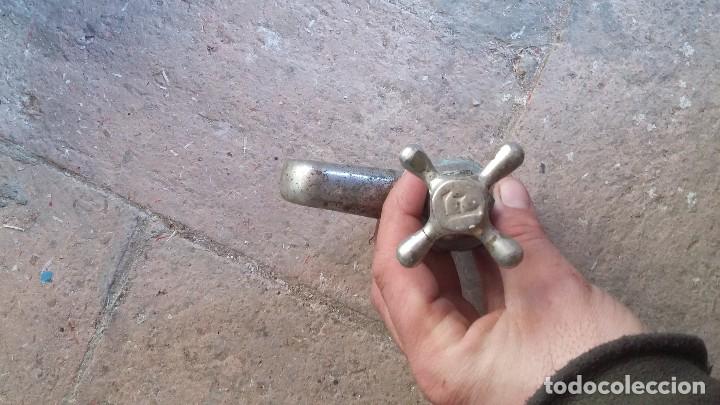 Antig&uuml;edades: grifo antiguo ,vintage - Foto 2