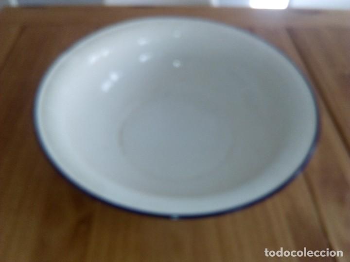 Antig&uuml;edades: Plato de lavabo esmaltado - Foto 1