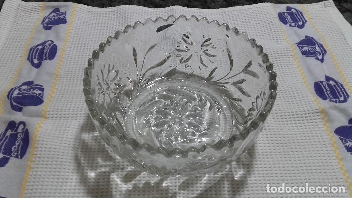 Antiquit&eacute;s: Frutero de cristal tallado (de 1944)