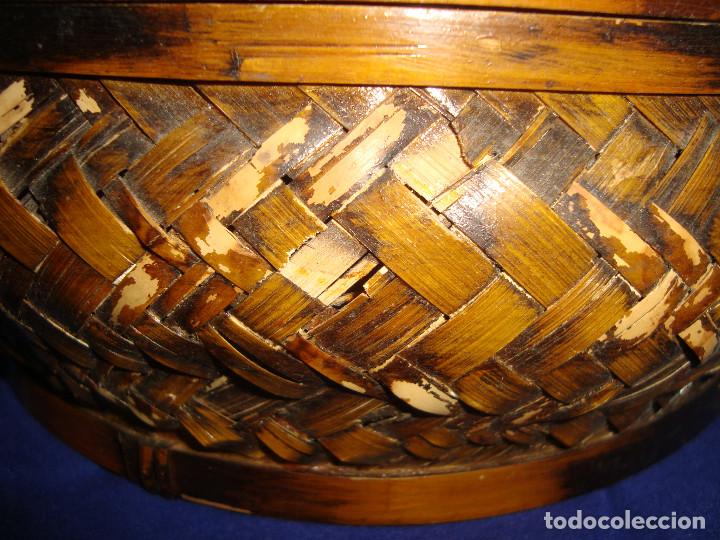 Antig&uuml;edades: ANTIGUA CESTA NECESER DE BAMB&Uacute; 24 CM DE DIAMETRO - Foto 4