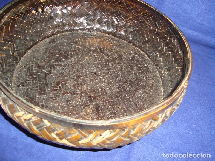 Antig&uuml;edades: ANTIGUA CESTA NECESER DE BAMB&Uacute; 24 CM DE DIAMETRO - Foto 12