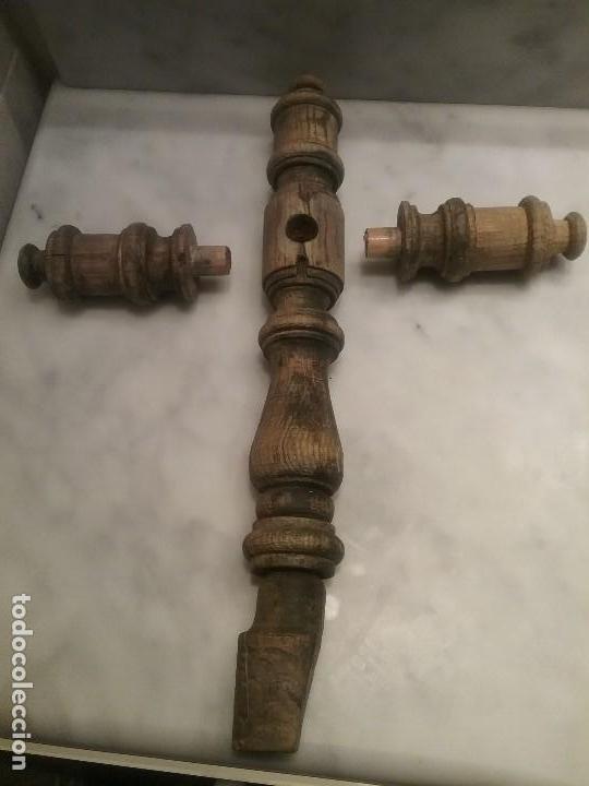 Antig&uuml;edades: Antigua cruz desmontable de madera. - Foto 3