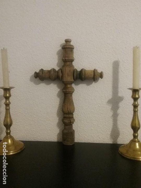 Antig&uuml;edades: Antigua cruz desmontable de madera. - Foto 1