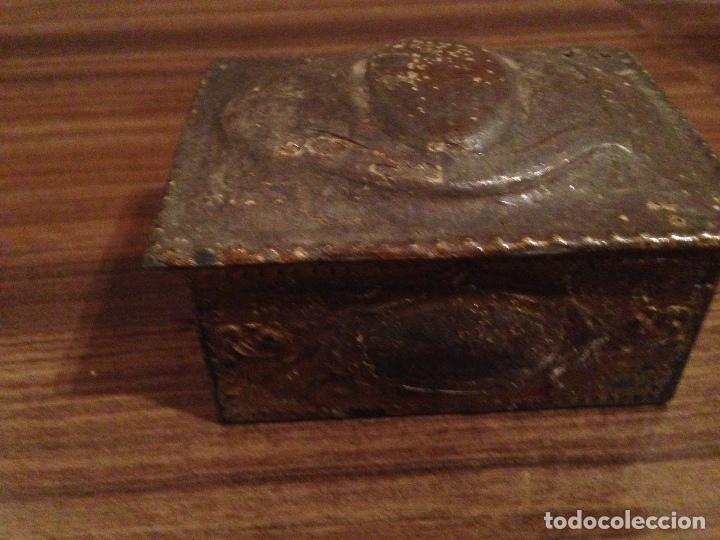 Antig&uuml;edades: CAJA JOYERO LATON MUY ANTIGUA