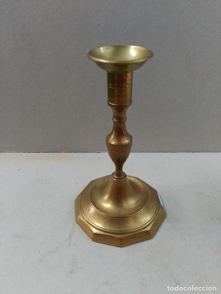 Antig&uuml;edades: CANDELABRO DE BRONCE - Foto 4