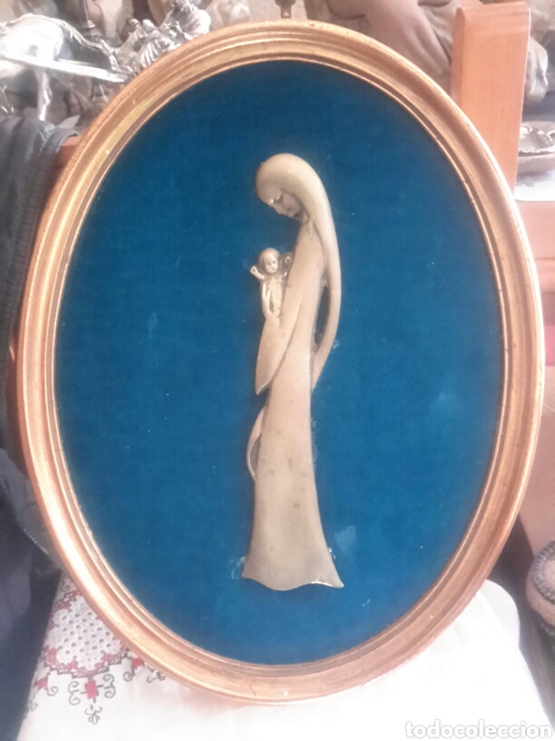 Antig&uuml;edades: Antigua virgen de bronce enmarcada - Foto 1