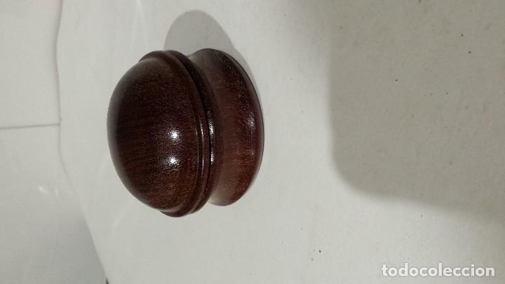 Antig&uuml;edades: Cajita redonda de madera. - Foto 4