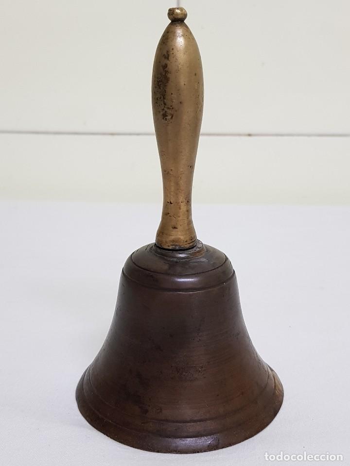 Antig&uuml;edades: Campana de bronce antigua - Foto 1