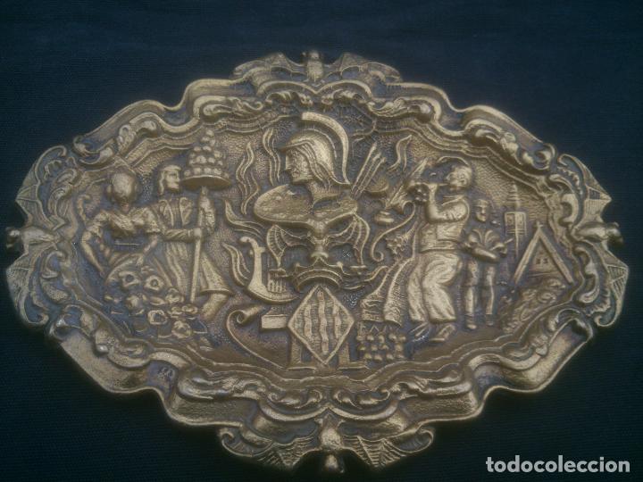 Antig&uuml;edades: BANDEJA DEDICADA A VALENCIA EN BRONCE - Foto 2
