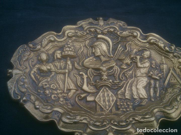Antig&uuml;edades: BANDEJA DEDICADA A VALENCIA EN BRONCE - Foto 3