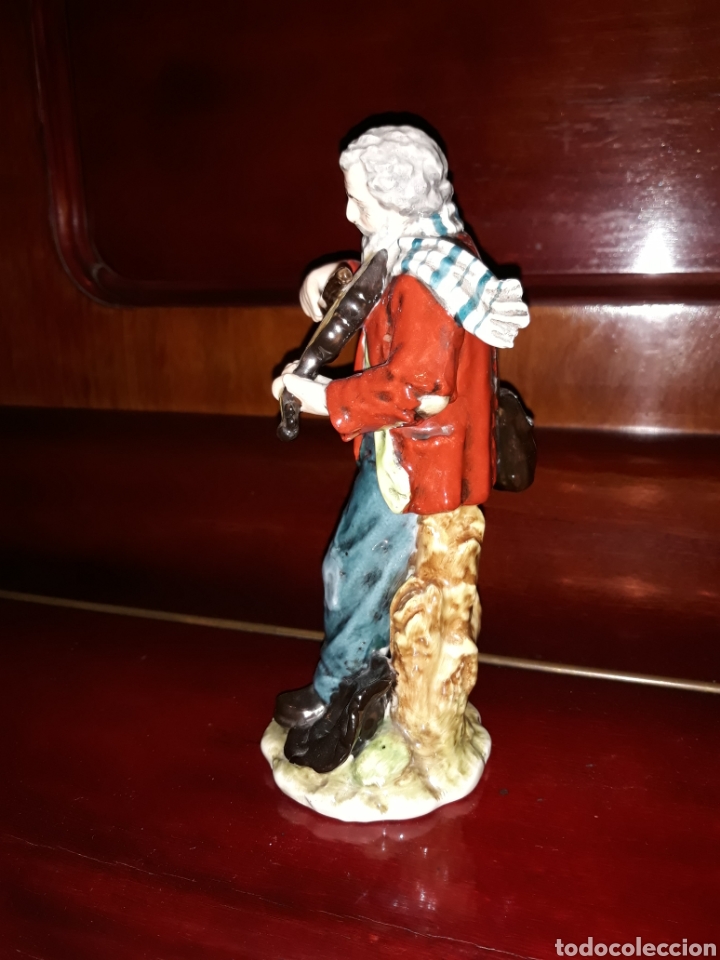 Antig&uuml;edades: Figura de violinista - Foto 3
