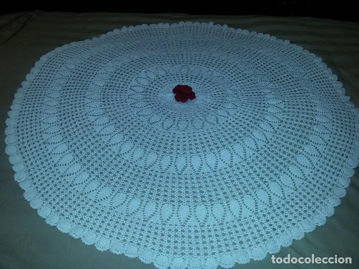 Antig&uuml;edades: MANTEL O GRAN CENTRO DE MESA-113 CM-ALGOD&Oacute;N-GANCHILLO - Foto 3