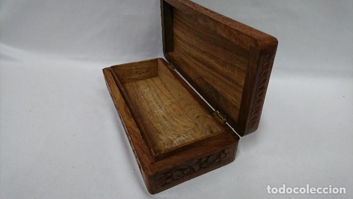Antig&uuml;edades: CAJA DE MADERA LABRADA A MANO - Foto 3