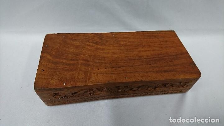 Antig&uuml;edades: CAJA DE MADERA LABRADA A MANO - Foto 4