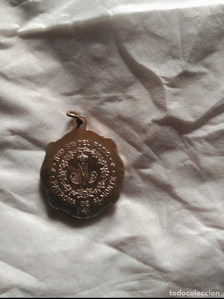 Antig&uuml;edades: medalla virgen del rocio almonte - Foto 1