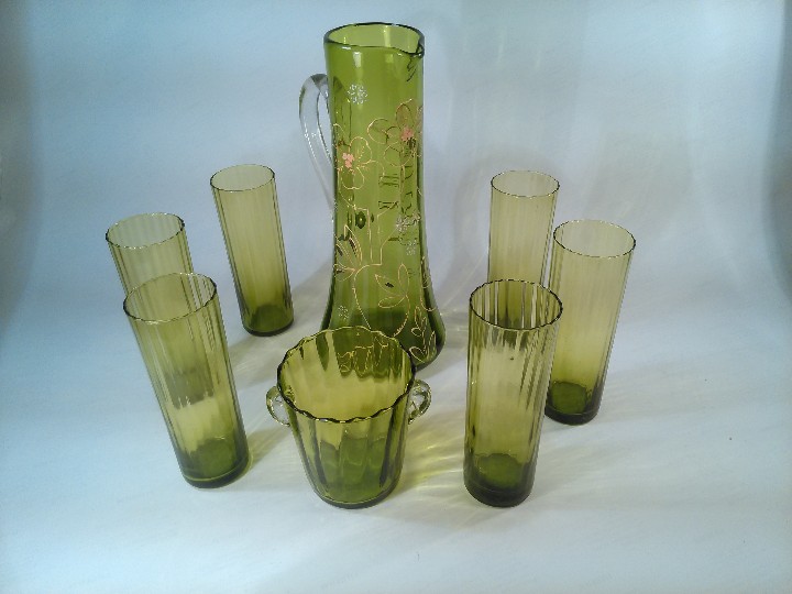 Antig&uuml;edades: CONJUNTO DE JARRA CON ORNAMENTACI&Oacute;N FLORAL, CUBITERA Y SEIS VASOS. CRISTAL FRANC&Eacute;S. A&Ntilde;OS 30.