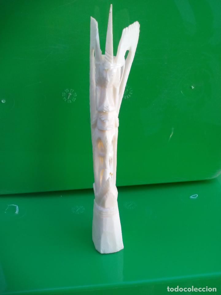 Antig&uuml;edades: FIGURA EN HUESO TALLADO Y LABRADO. TALLA