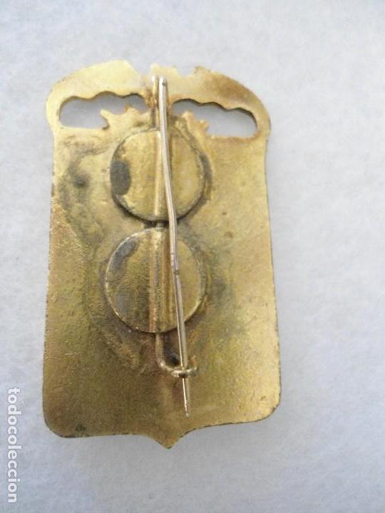 Antig&uuml;edades: BROCHE DE PECHO DE LOURDES ESMALTADO - Foto 2