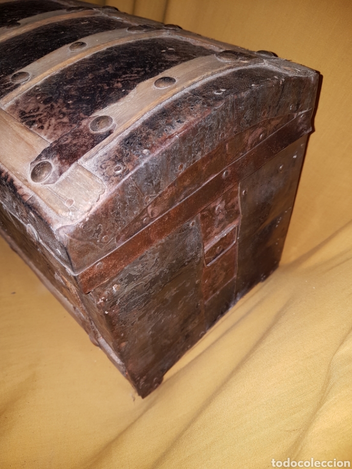 Antig&uuml;edades: Antiguo peque&ntilde;o baul - Foto 2