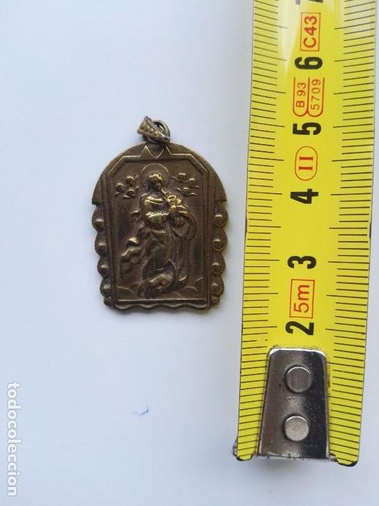 Antig&uuml;edades: Medalla de metal de La Virgen - Foto 1